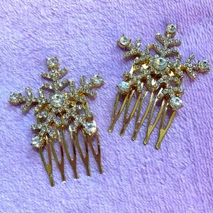 *SOLD* Snowflakes Hair Comb Set!